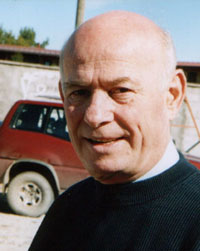 Fatos KONGOLI, 2003 (Photo: Robert Elsie).